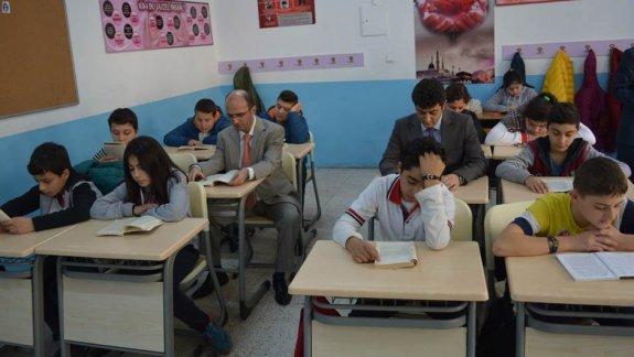 Erdek Kaymakamı Sayın Hasan ERKALın  ve Milli Eğitim Müdürümüz Sayın Erbil CAMGÖZün Katılımıyla BENGİ Projesi Kapsamında Kitap Okuma Saatleri Başladı 